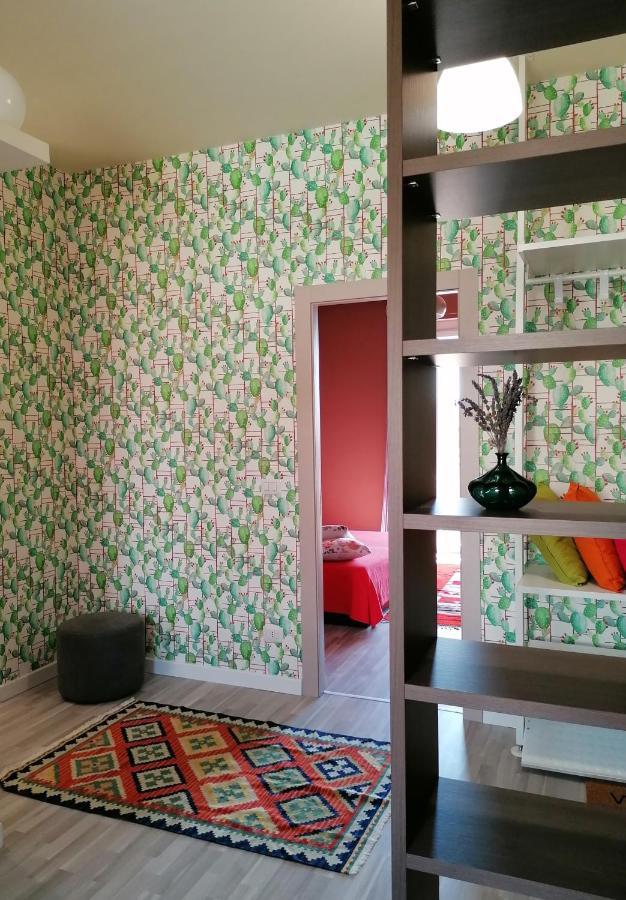 Inner City De Luxe Apartment Катания Экстерьер фото